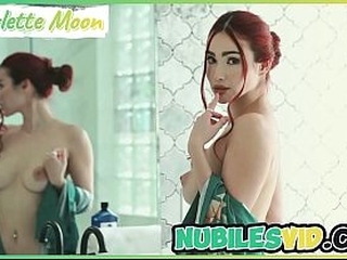 Hot Mum Scarlette Moon Thought About Fucking and Teaching Her Boy a Few Things